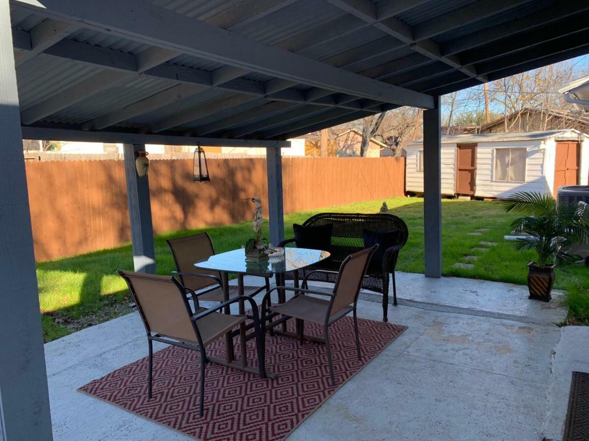Oasis Near Dfw Airport With Mediterranean Setting Irving Eksteriør bilde
