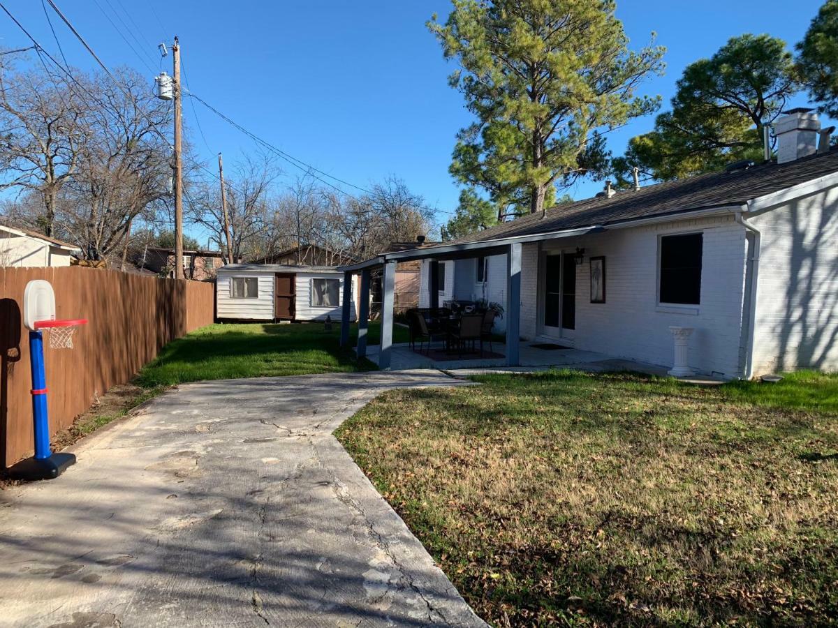 Oasis Near Dfw Airport With Mediterranean Setting Irving Eksteriør bilde