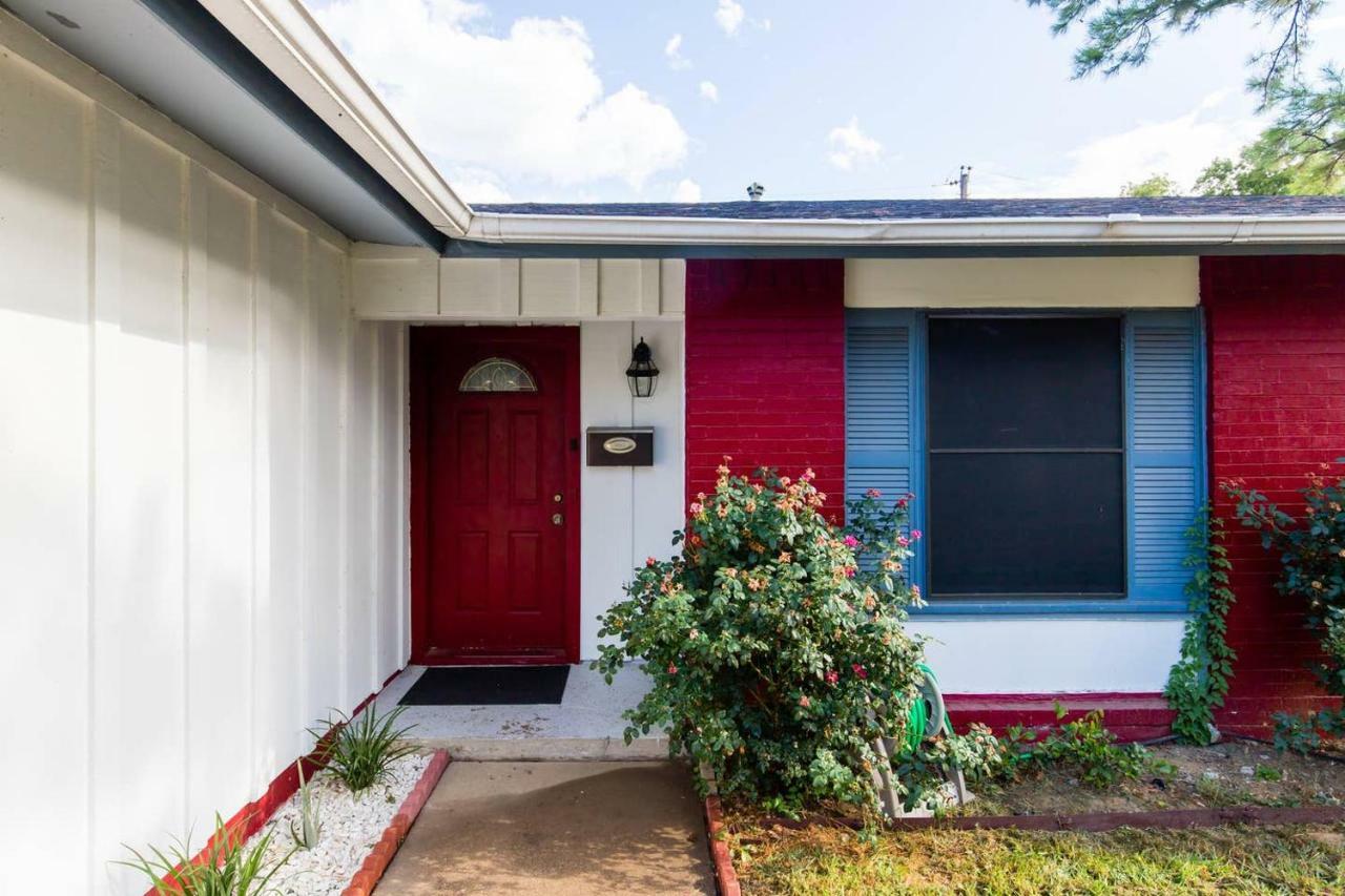 Oasis Near Dfw Airport With Mediterranean Setting Irving Eksteriør bilde